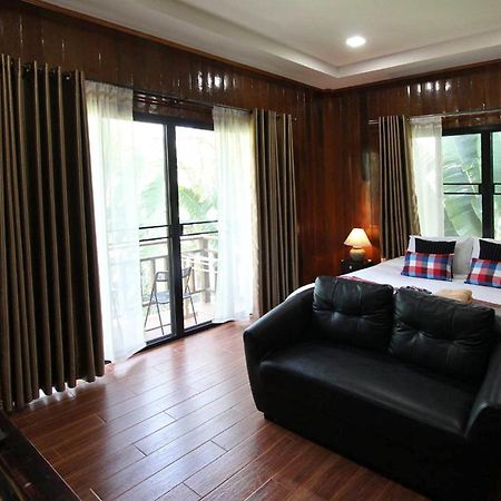 Baanbua Nonlen Hotel Удон Тани Екстериор снимка